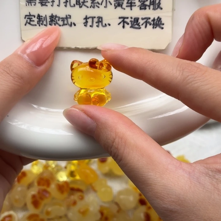 蜜蜡未镶嵌珠宝奇石