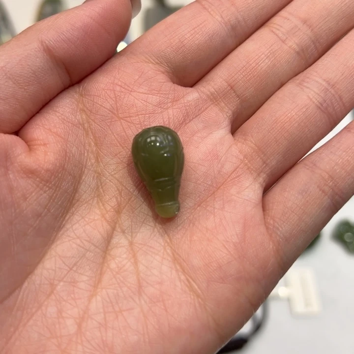 岫岩河磨玉（透闪石质玉）未镶嵌颈饰