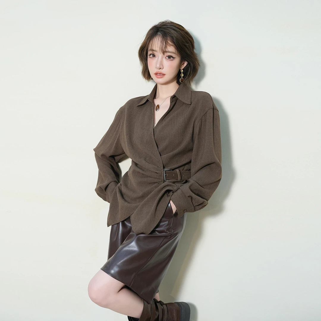 MIUCO不规则褶皱设计感收腰衬衫女极简风通勤混纺外套上衣冬