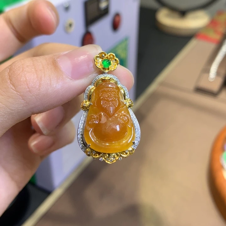 翡翠18K金镶嵌颈饰翡翠