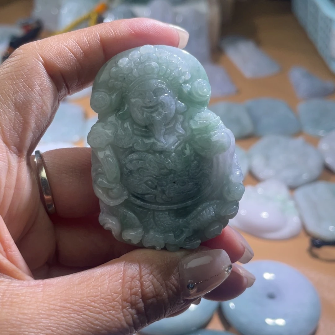 翡翠未镶嵌颈饰财神爷