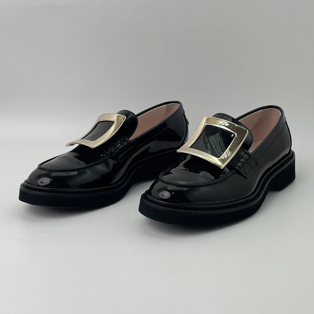 99新 Roger Vivier/罗杰·维威耶  38码 98新 RV 黑色方扣乐福鞋