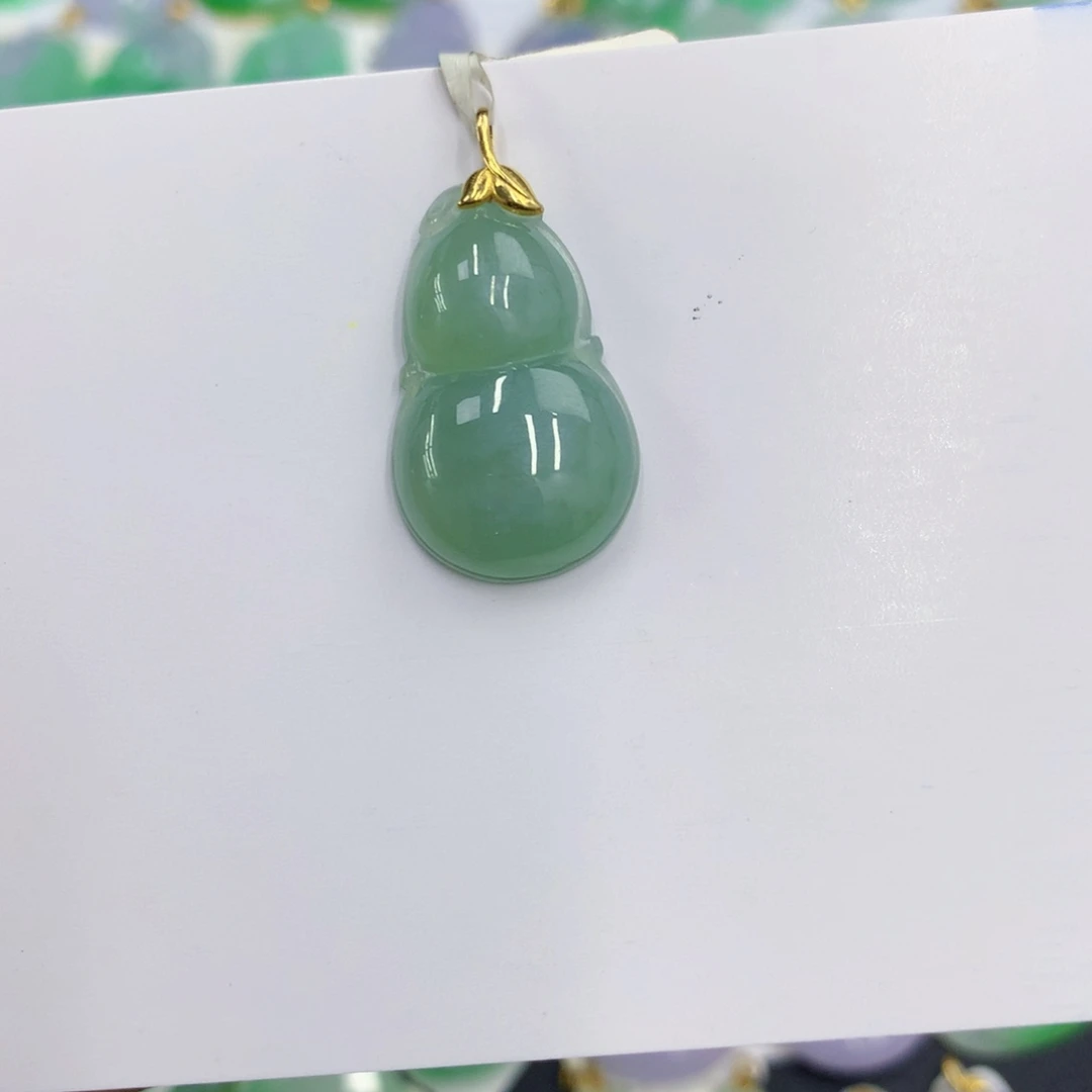 翡翠18K金镶嵌颈饰翡翠