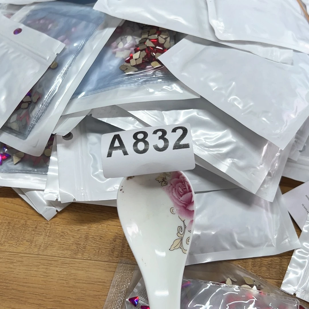 慎拍退单拉黑不退不换发一半………