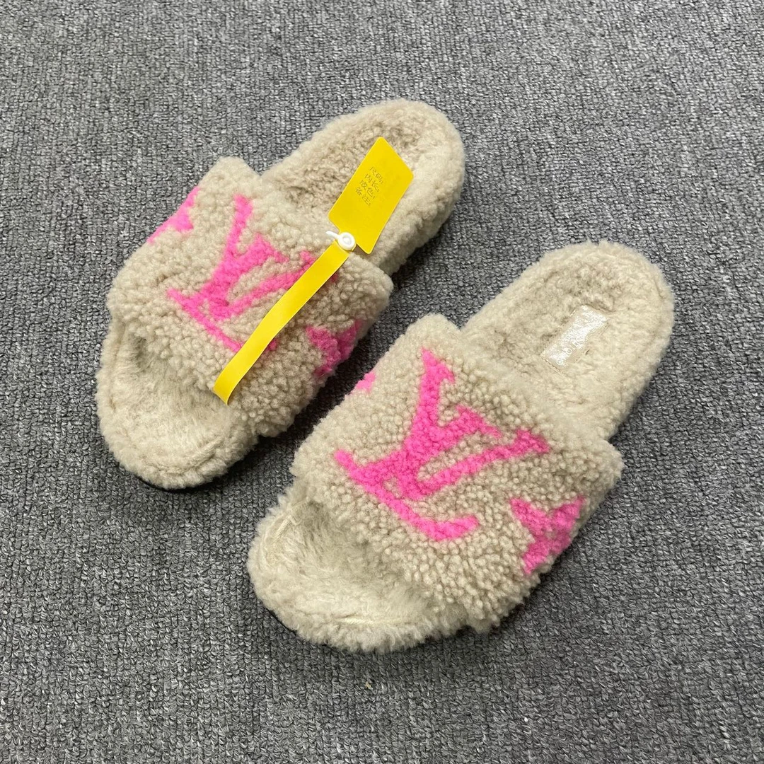 95新 LouisVuitton/路易威登 简约舒适防滑一字拖鞋  37码/5769