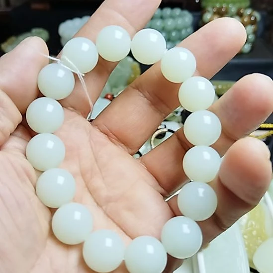 和田玉未镶嵌手串