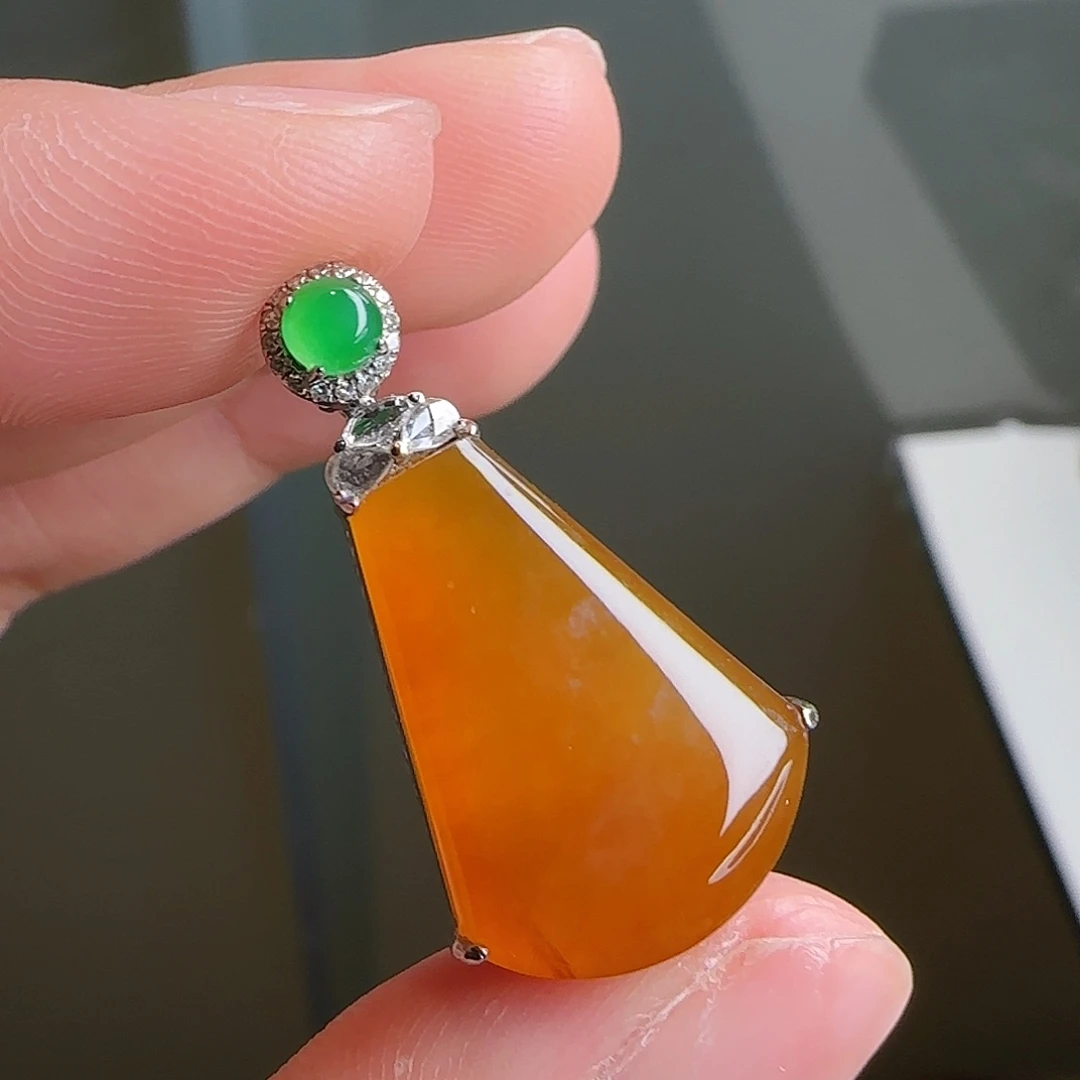 翡翠18K金镶嵌颈饰天然翡翠
