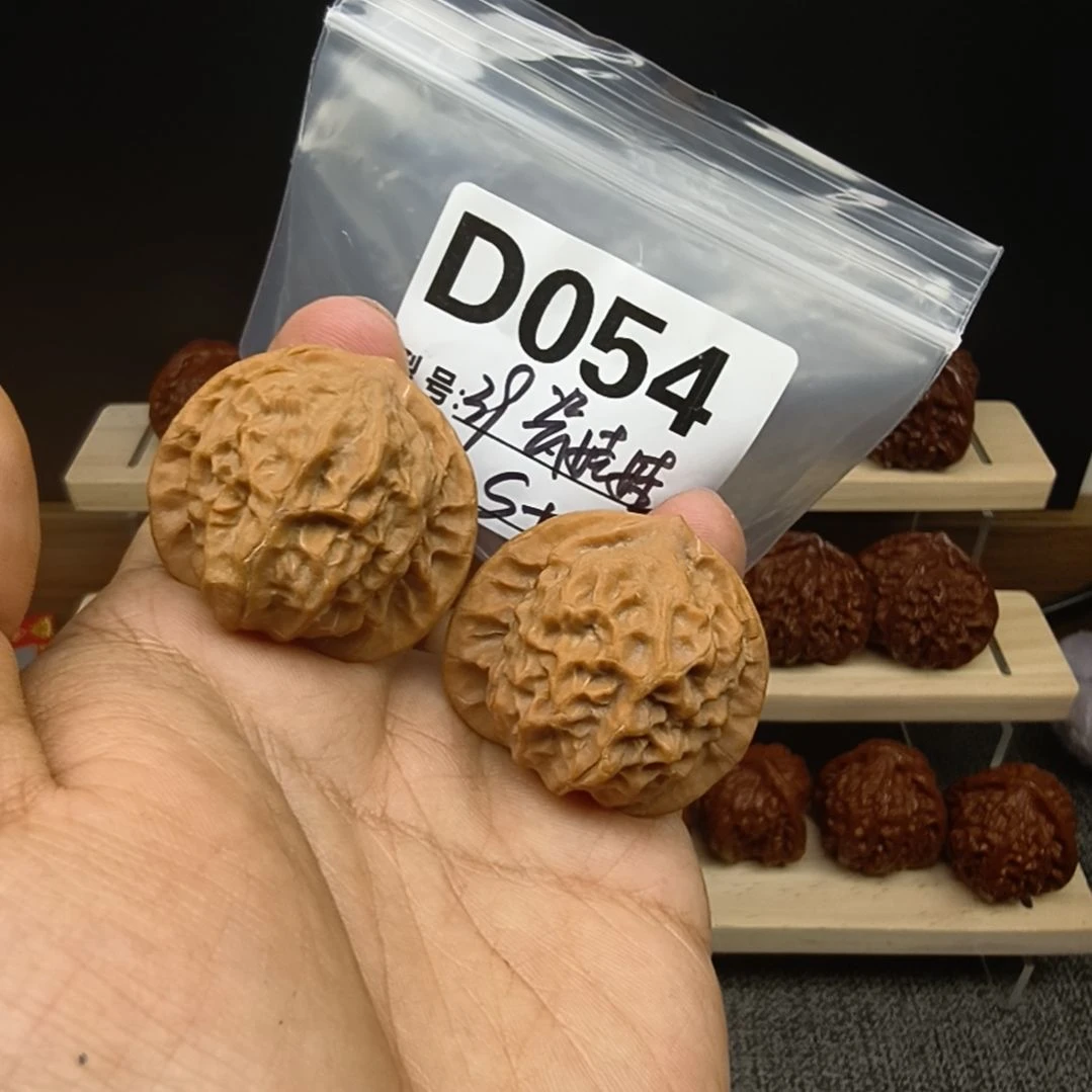 把件文玩核桃39瓷娃娃d054