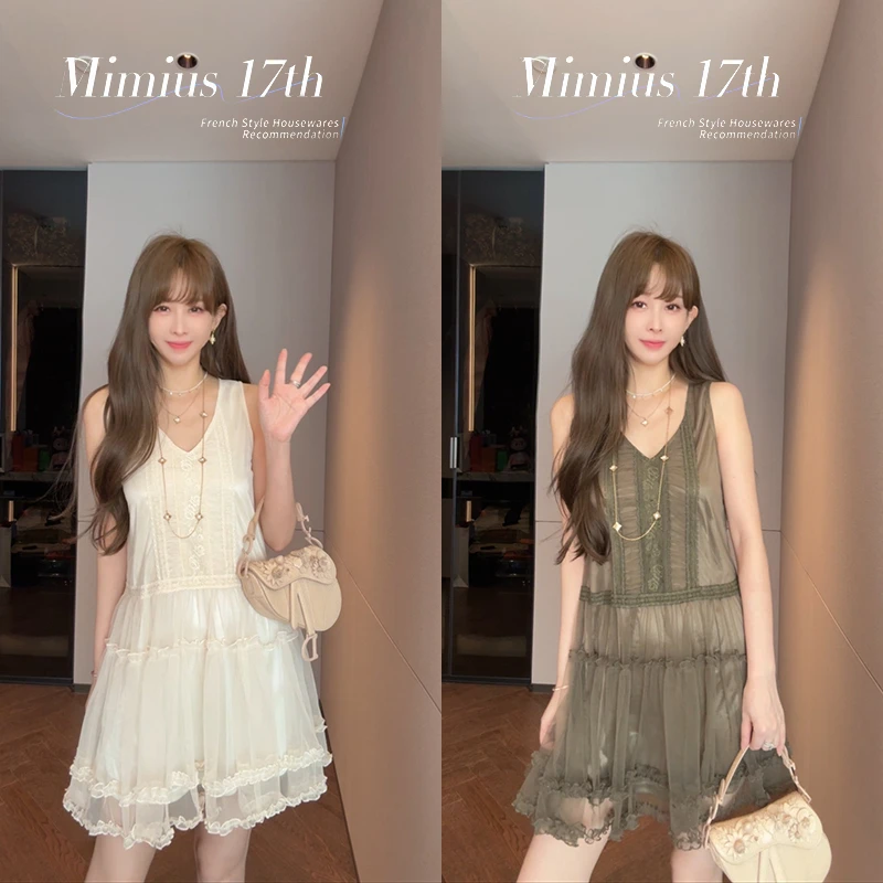 【mimius】U 少女的裙摆～蕾丝木耳花边设计感V领显瘦连衣裙  G08077