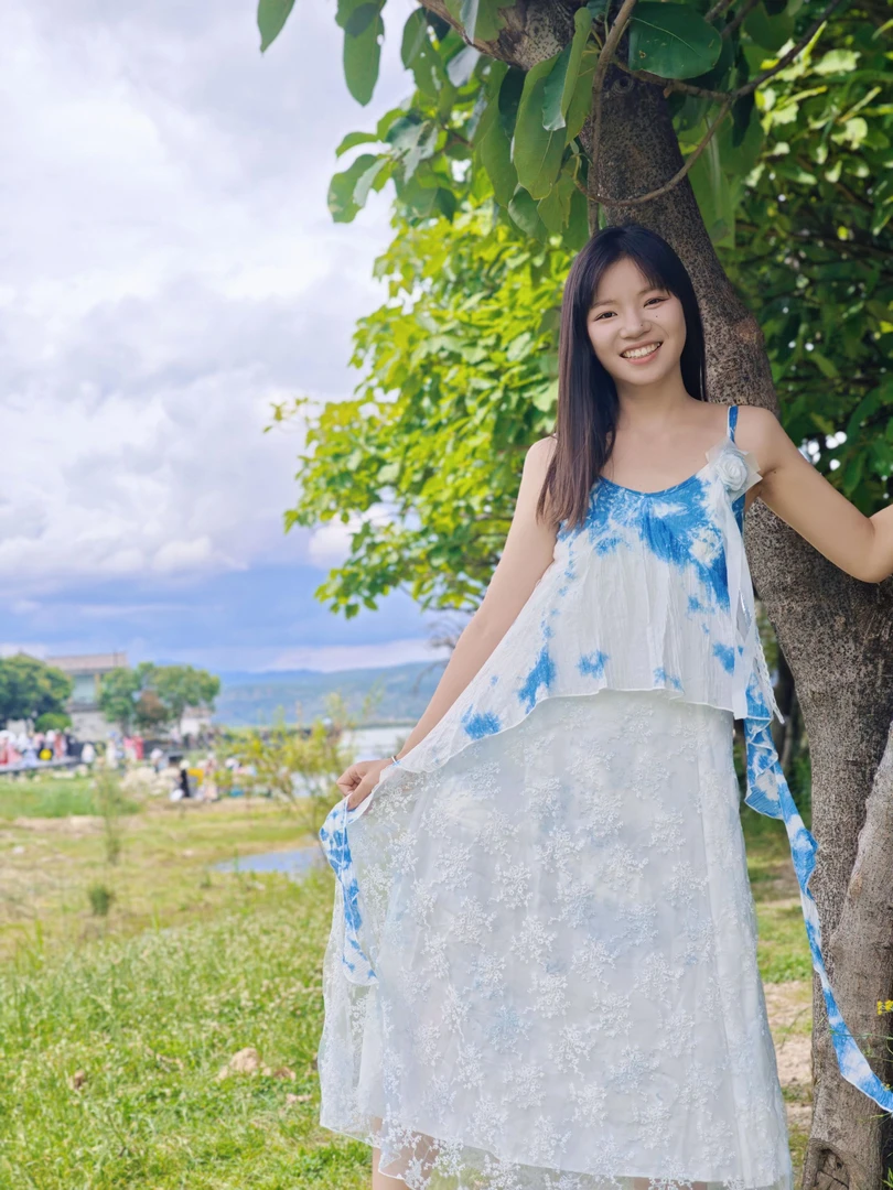 205蕾丝拼接不规则吊带