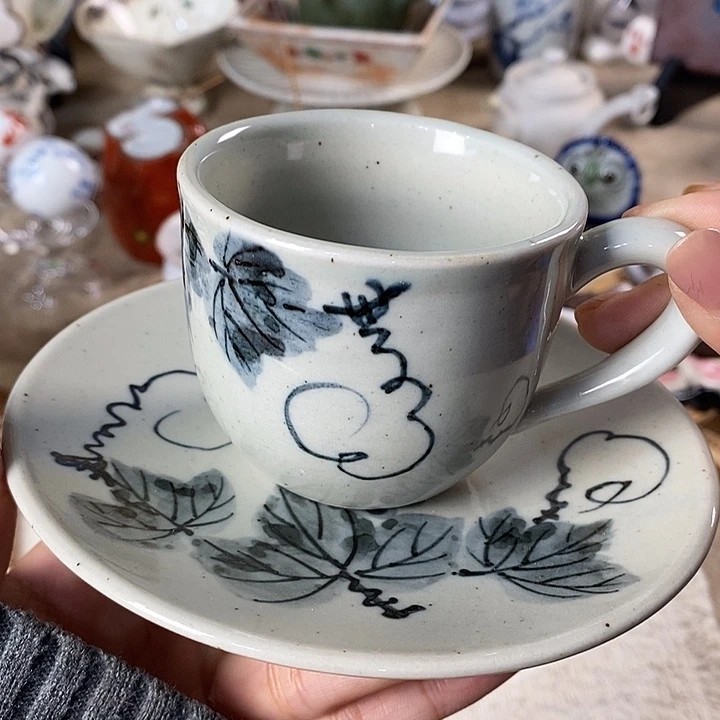 瓷片我不在这里吃饭的呀