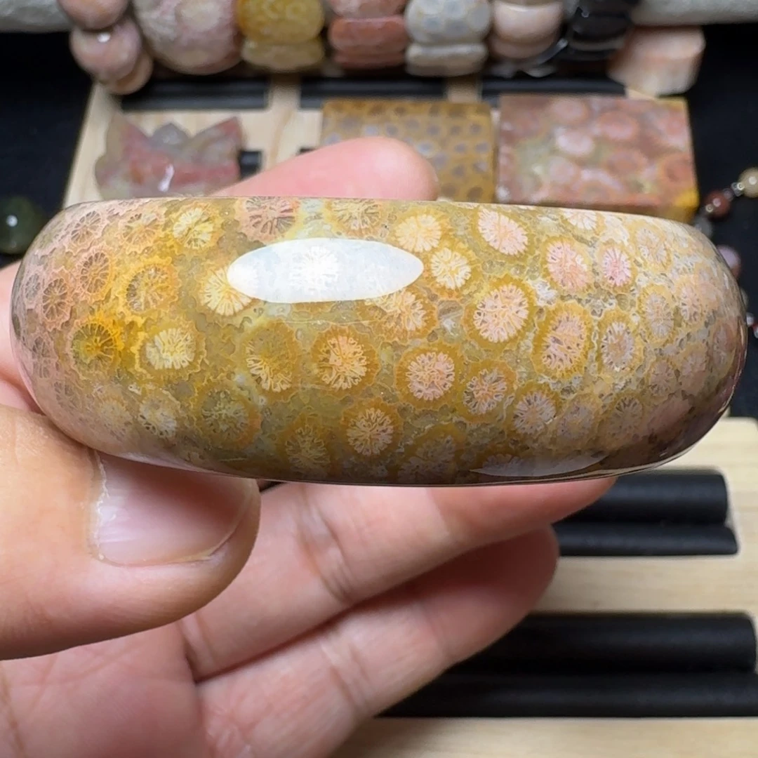 硅化玉未镶嵌纯天然色有机玉石保真色53圈口