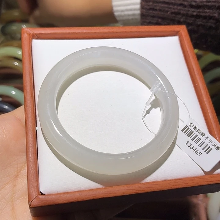 和田玉未镶嵌手镯5556 89