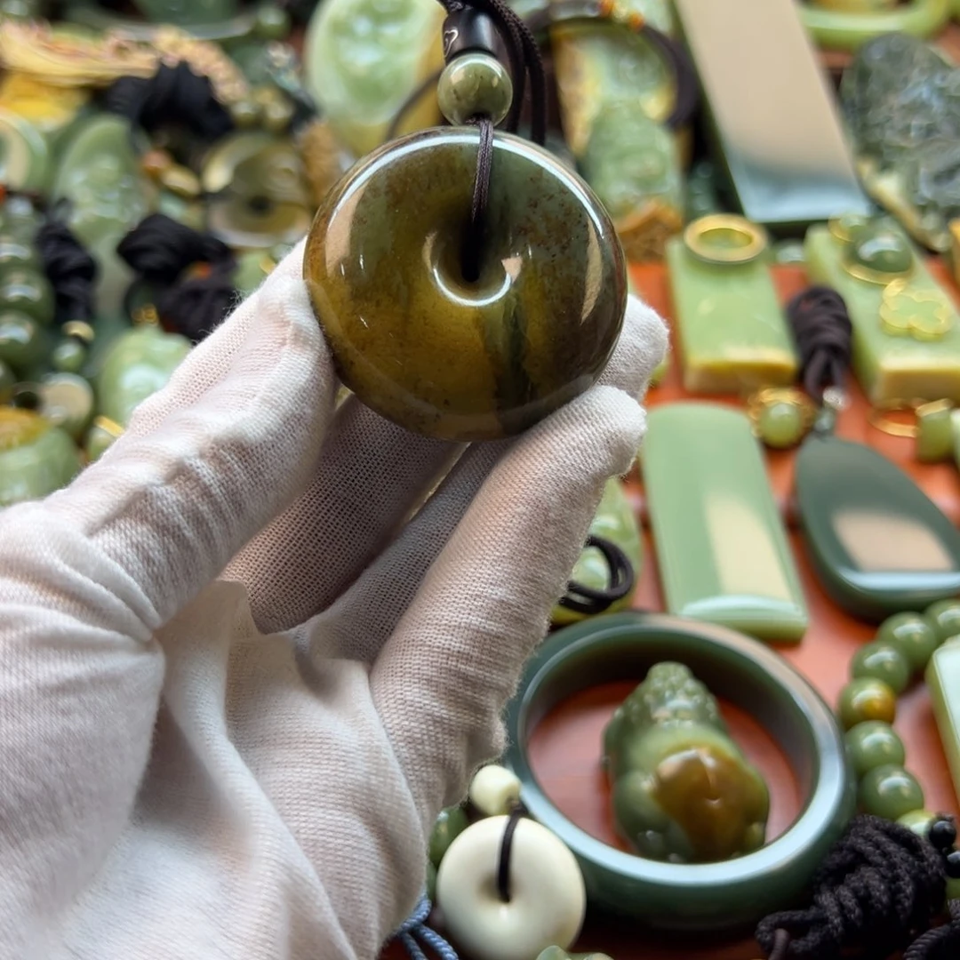 道***宗岫岩河磨玉（透闪石质玉）未镶嵌颈饰