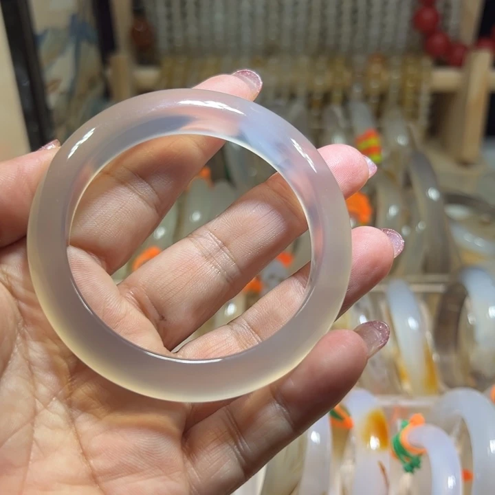 手镯玛瑙/玉髓未镶嵌