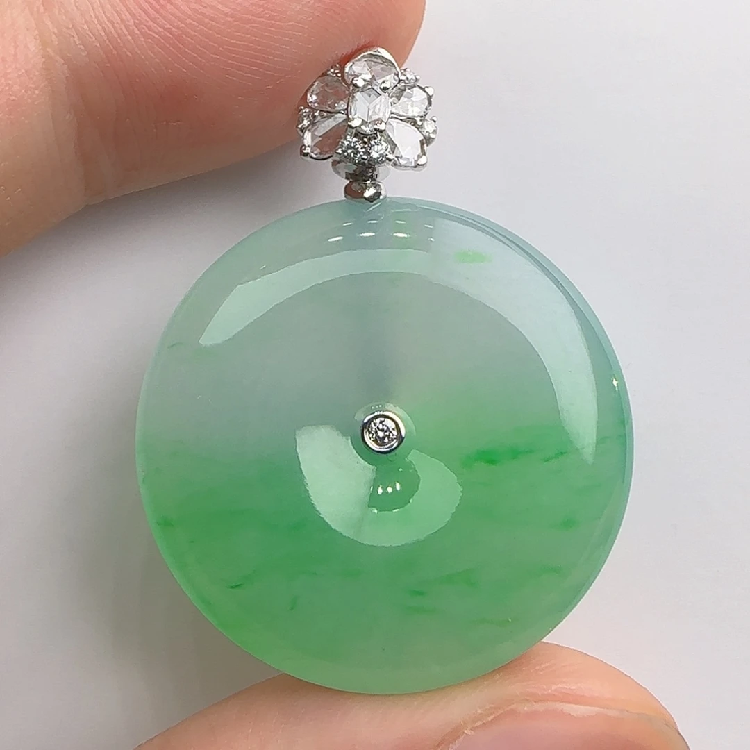 翡翠18K金镶嵌颈饰天然翡翠