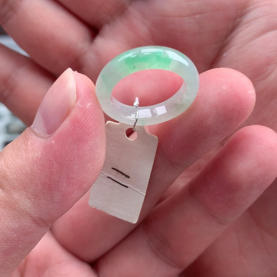 翡翠戒指未镶嵌天然