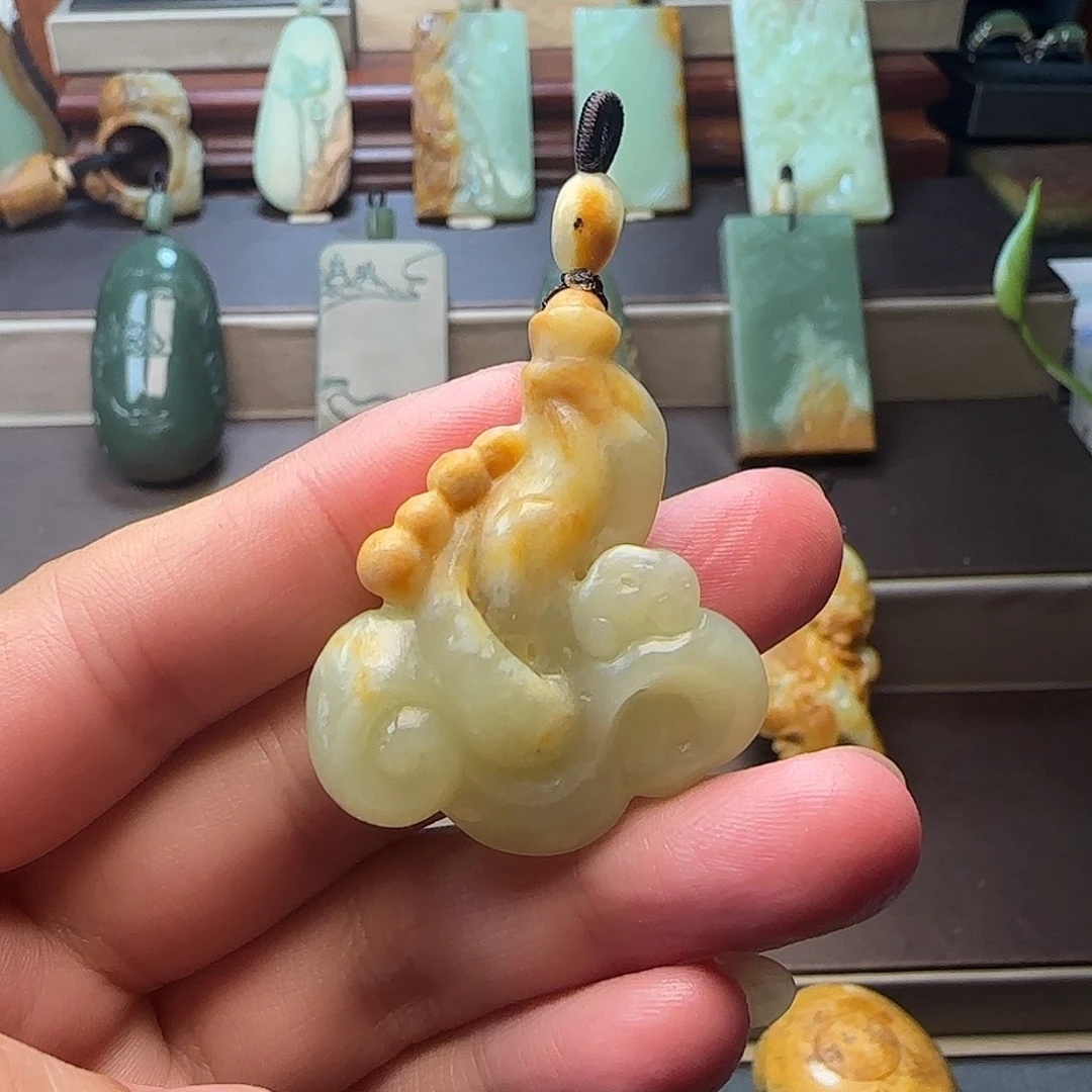 岫岩河磨玉（透闪石质玉）未镶嵌颈饰