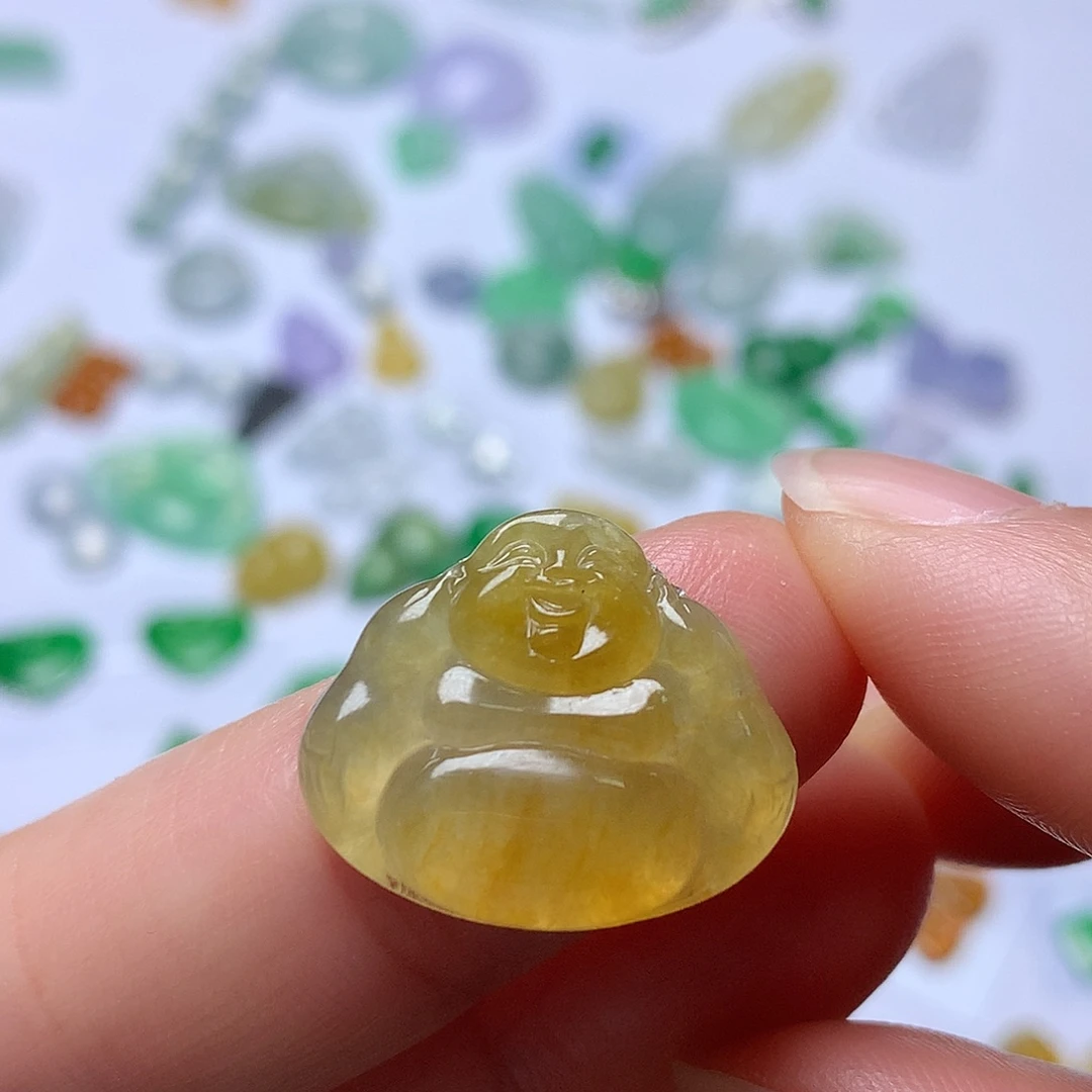 翡翠未镶嵌颈饰佛