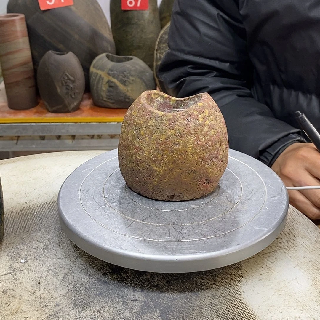 那***天石头花瓶非常漂亮哦