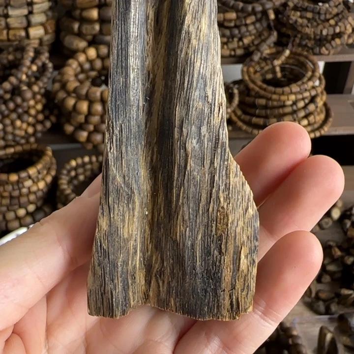 珠串奇楠沉香满油天然虫漏29.72克