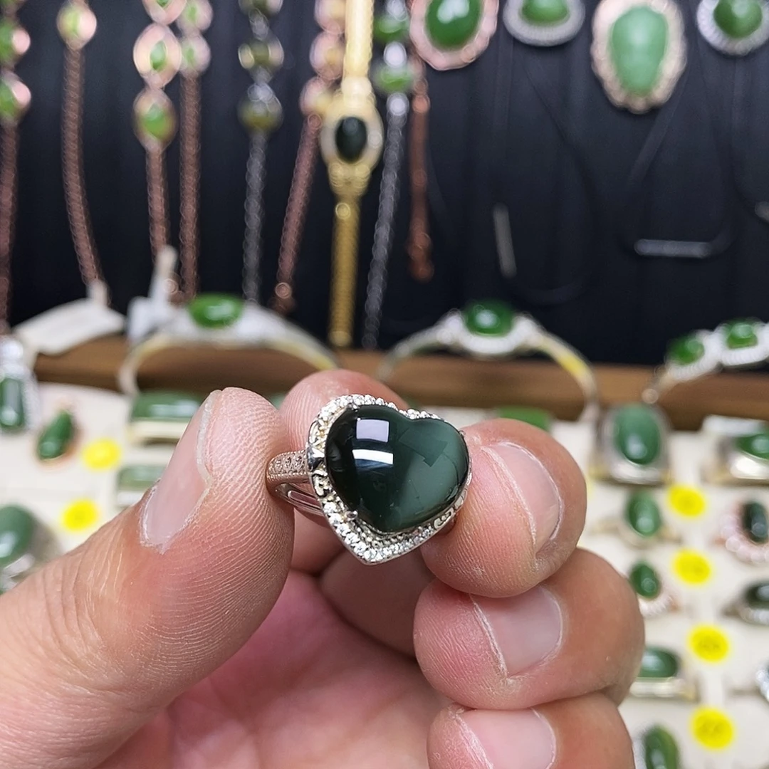 银S925镶嵌戒指和田玉（碧玉）