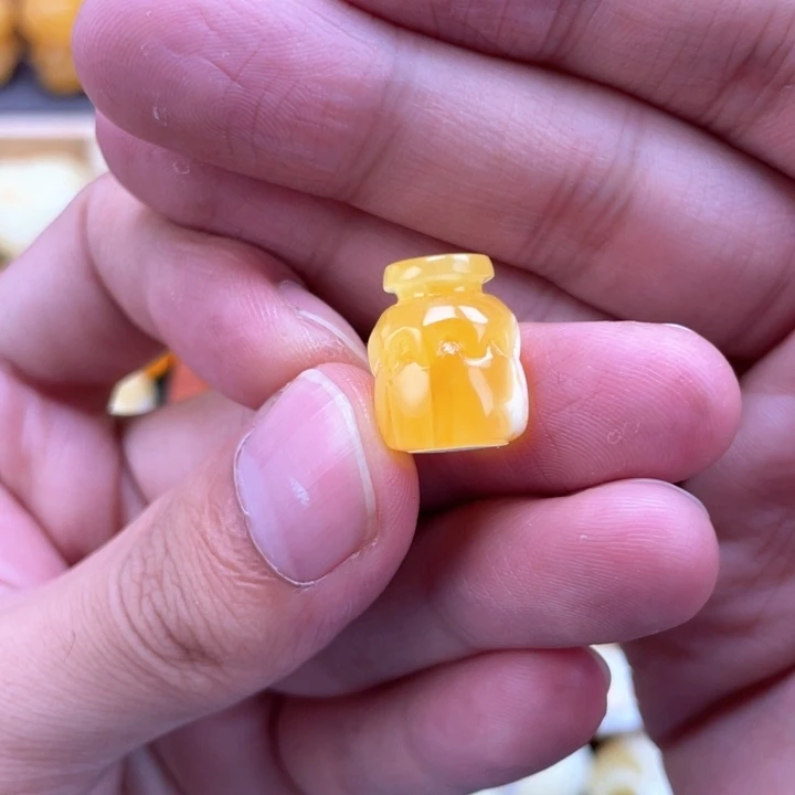 琥珀未镶嵌裸石蜜蜡