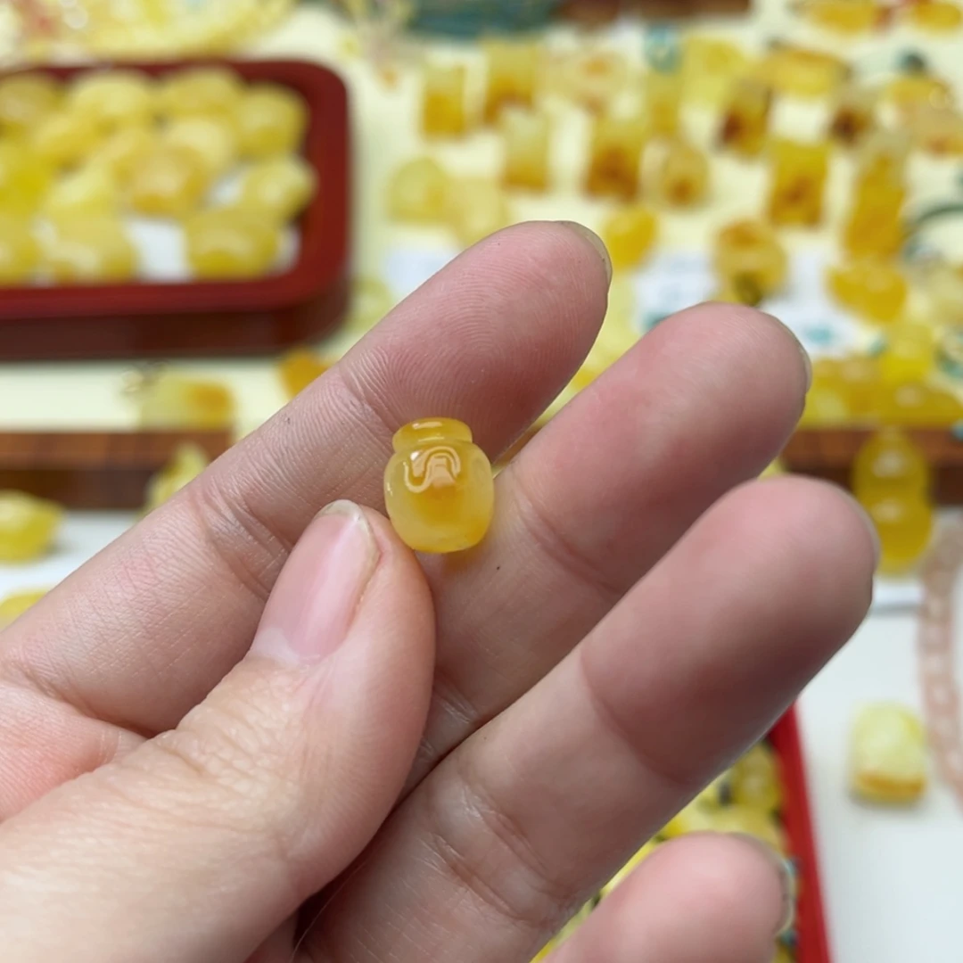 【闪购商品】蜜蜡裸石未镶嵌配饰