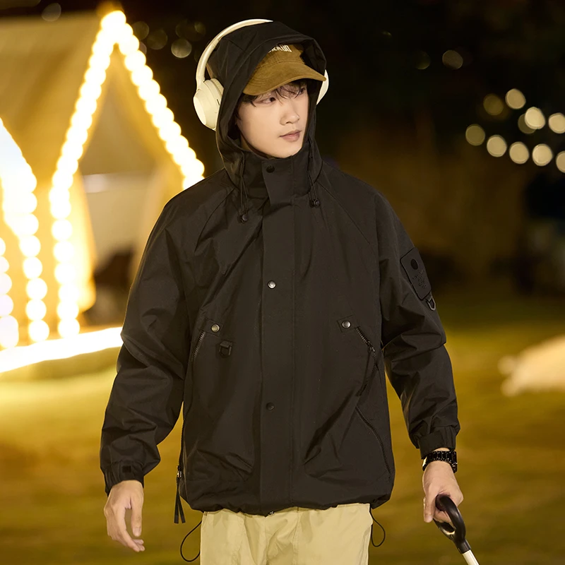 春季情侣防水连帽夹克宽松版型休闲百搭运动外套户外三防穿搭春秋