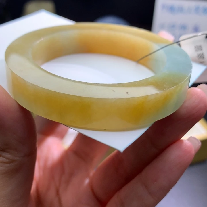 定制翡翠未镶嵌翡翠手镯