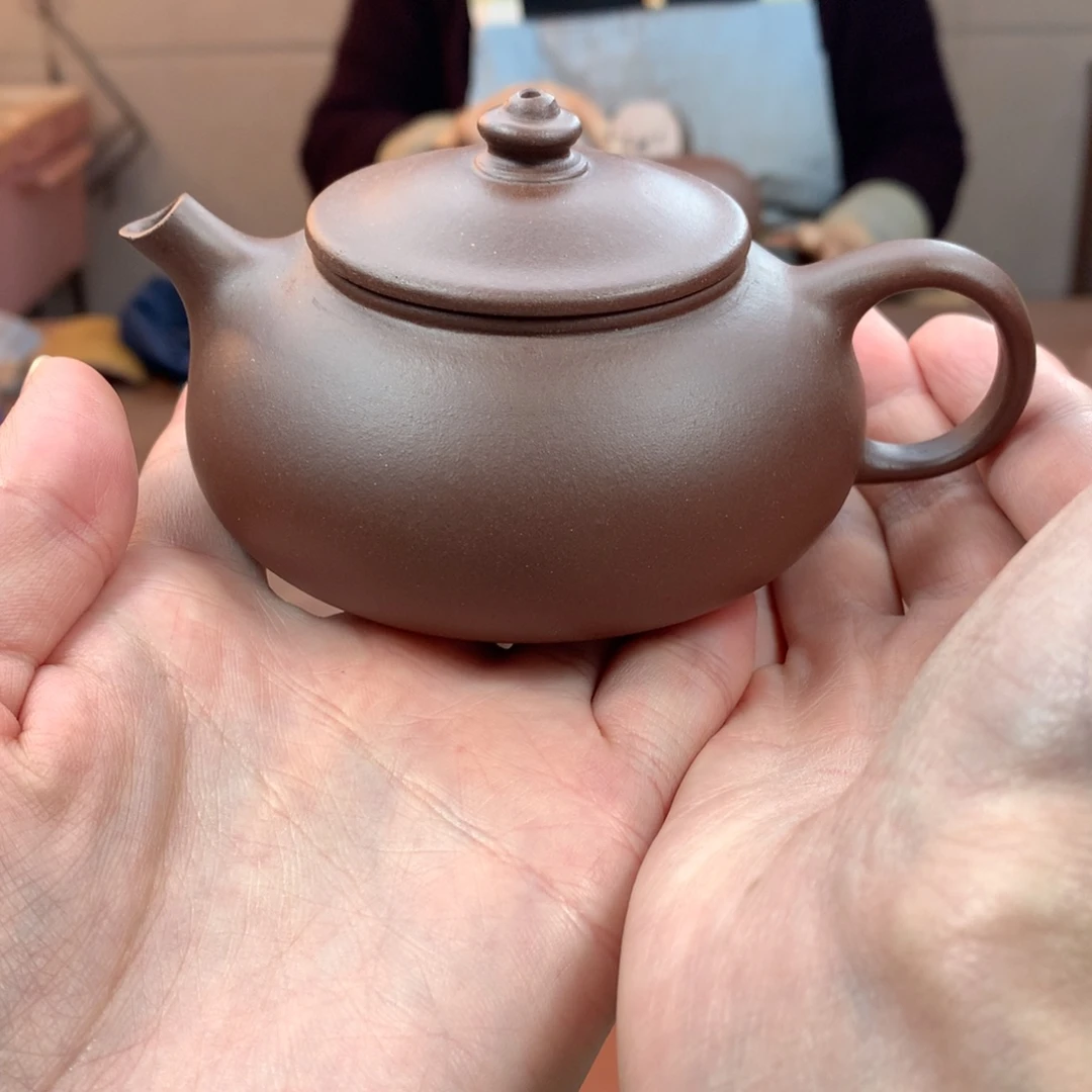 茶壶紫砂寒江 紫泥 150cc 周宜君（网孔）