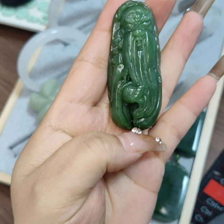 和田玉（碧玉）未镶嵌颈饰和田碧玉财神爷