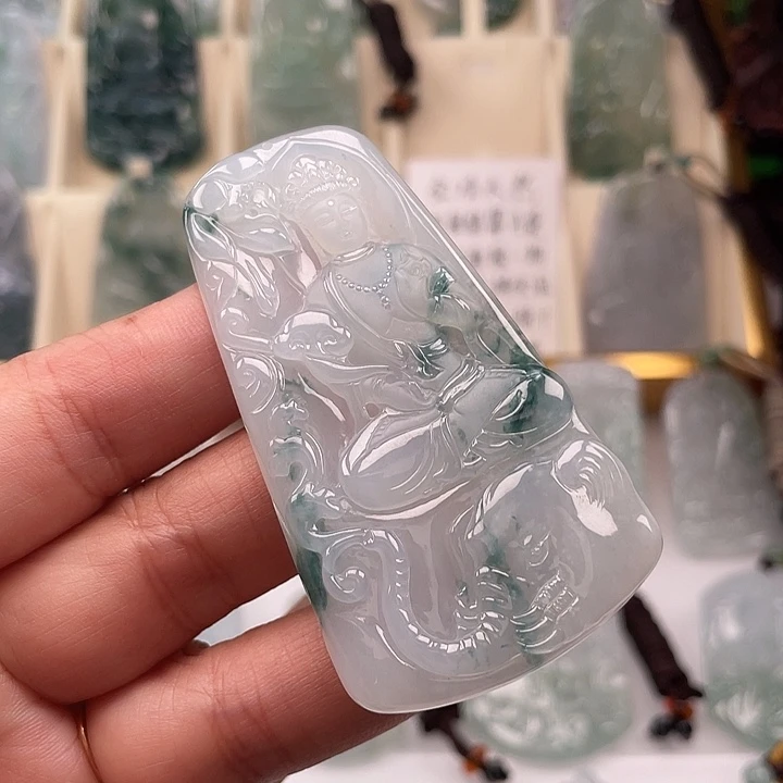 翡翠未镶嵌颈饰玉