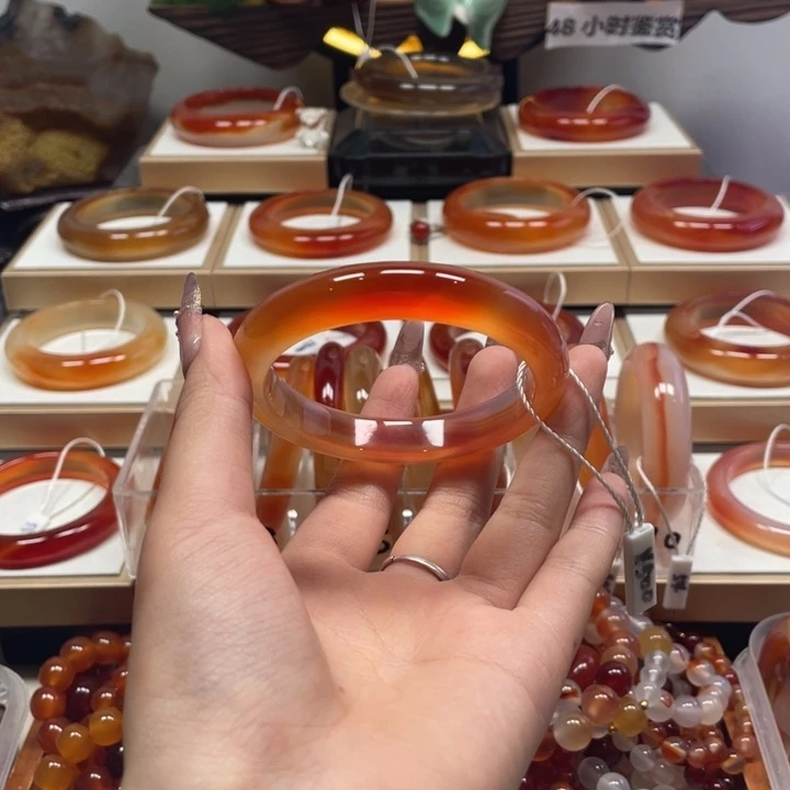 玛瑙/玉髓未镶嵌手镯