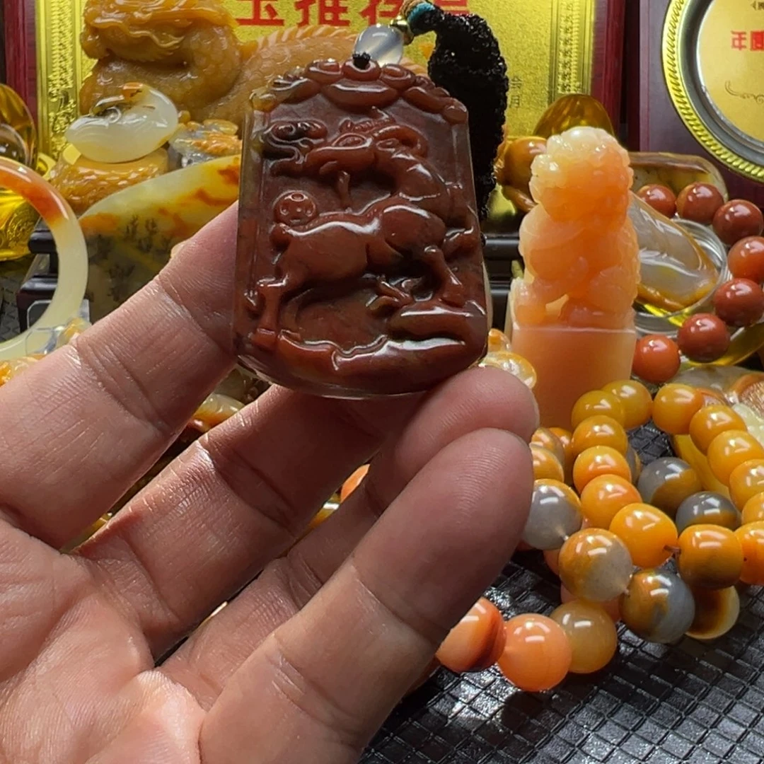 石英质玉未镶嵌颈饰