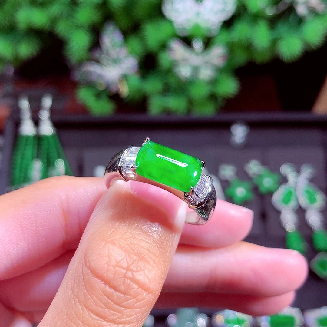 颈饰未镶嵌翡翠天然