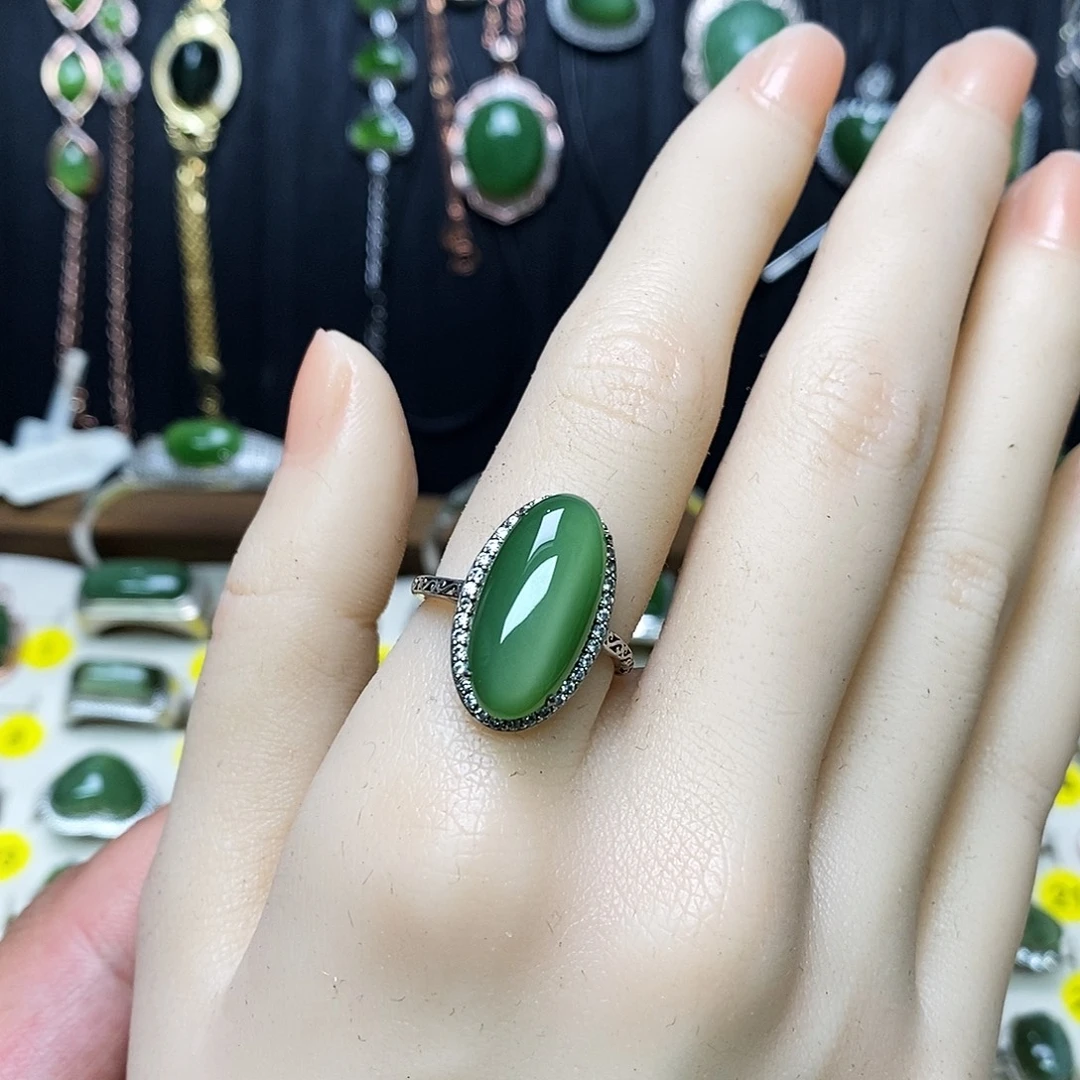 银S925镶嵌戒指和田玉（碧玉）