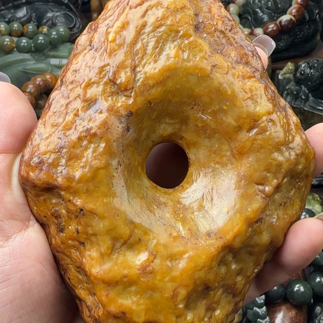 透闪石质玉未镶嵌珠宝奇石