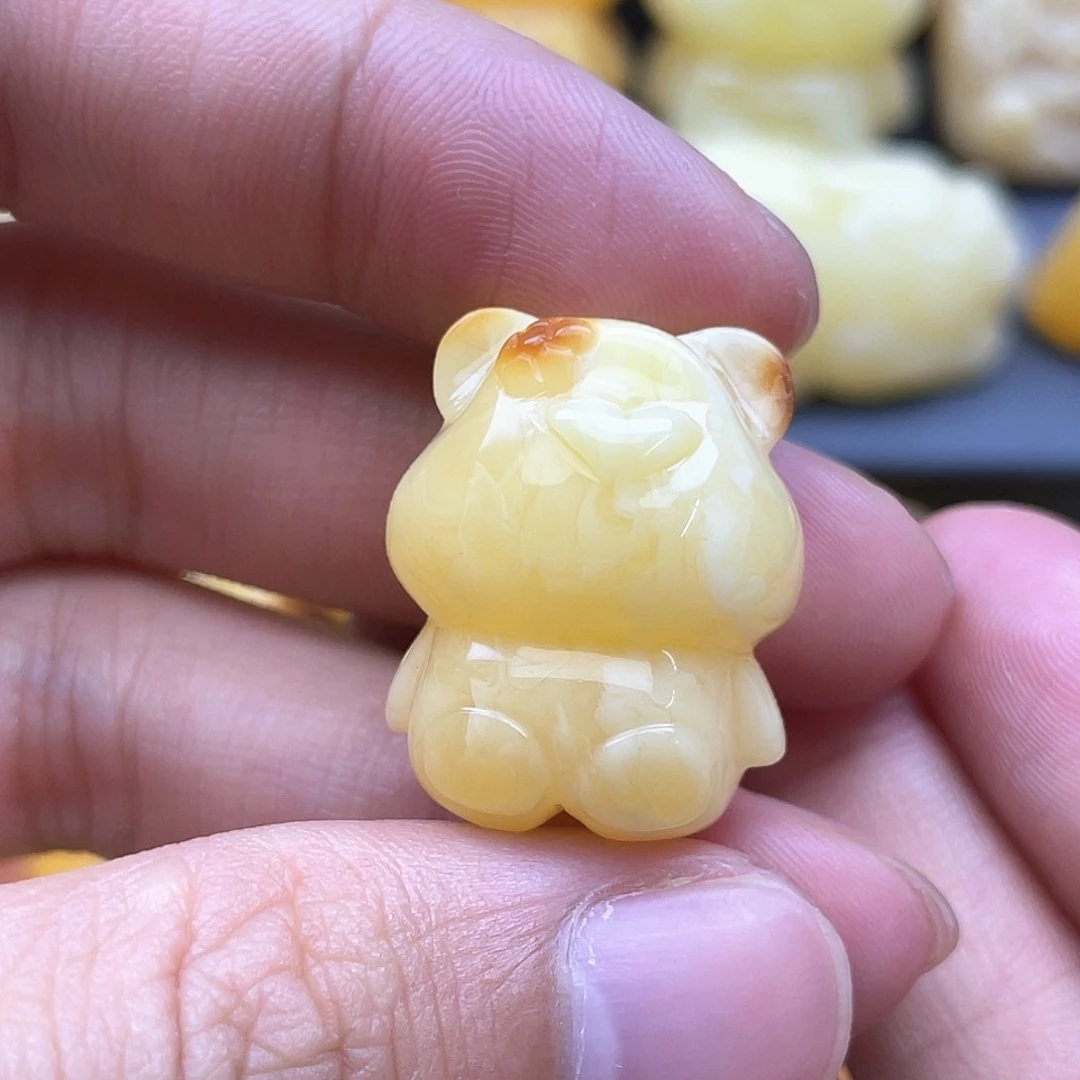 琥珀裸石未镶嵌幸****点蜜蜡