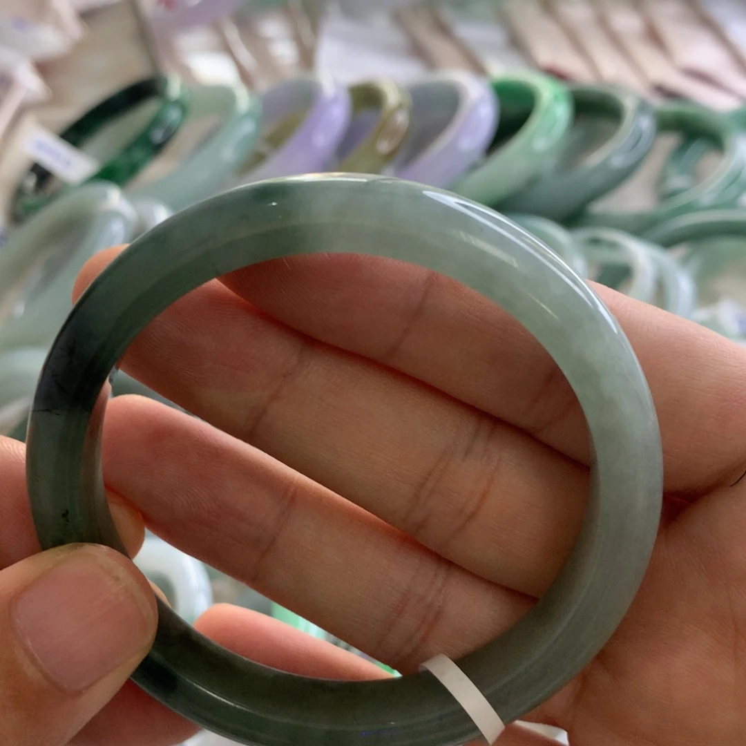 翡翠手镯未镶嵌57半山水