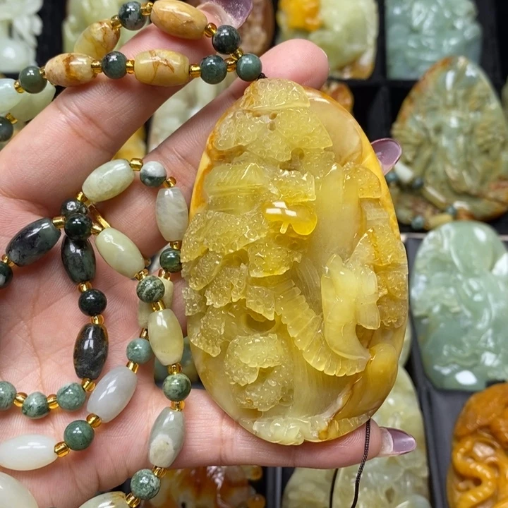 蛇纹石玉吊坠未镶嵌