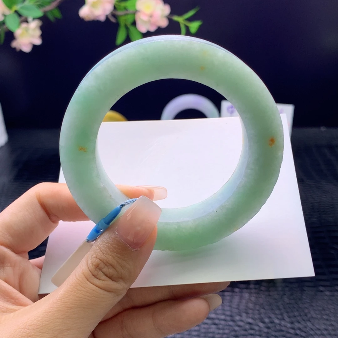 定制翡翠未镶嵌手镯