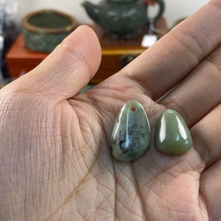 透闪石质玉未镶嵌挂件用****4