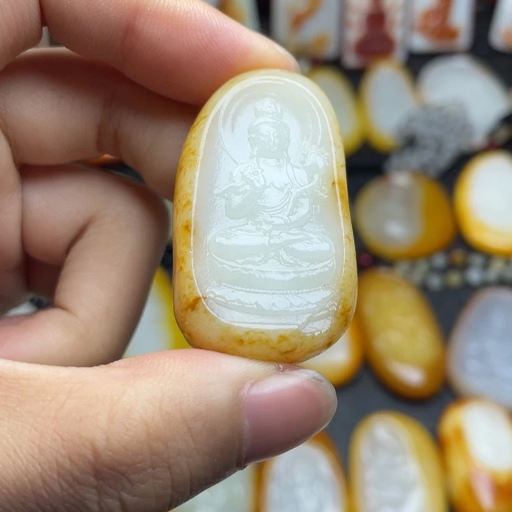 和田玉未镶嵌颈饰