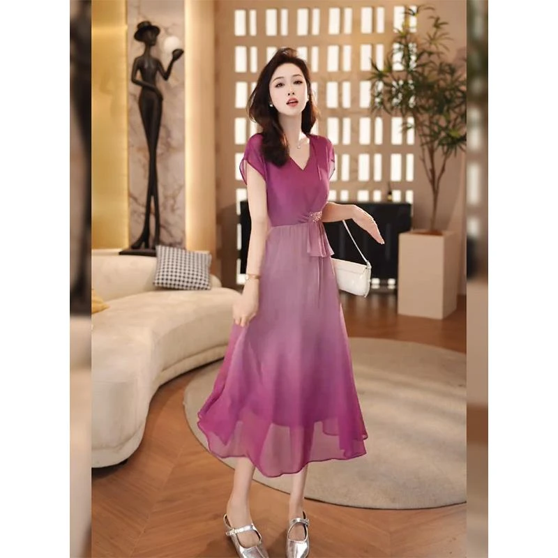 法式名媛气质v领连衣裙女绝美超仙度假女装收腰长裙2025夏季新款