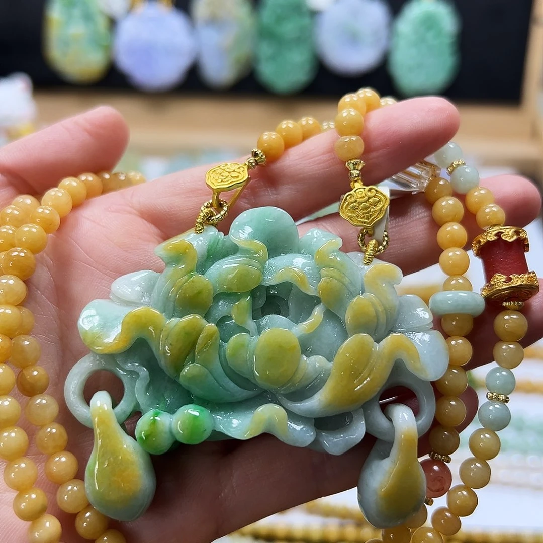 翡翠未镶嵌颈饰吊坠