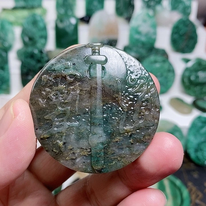 未镶嵌独山玉颈饰