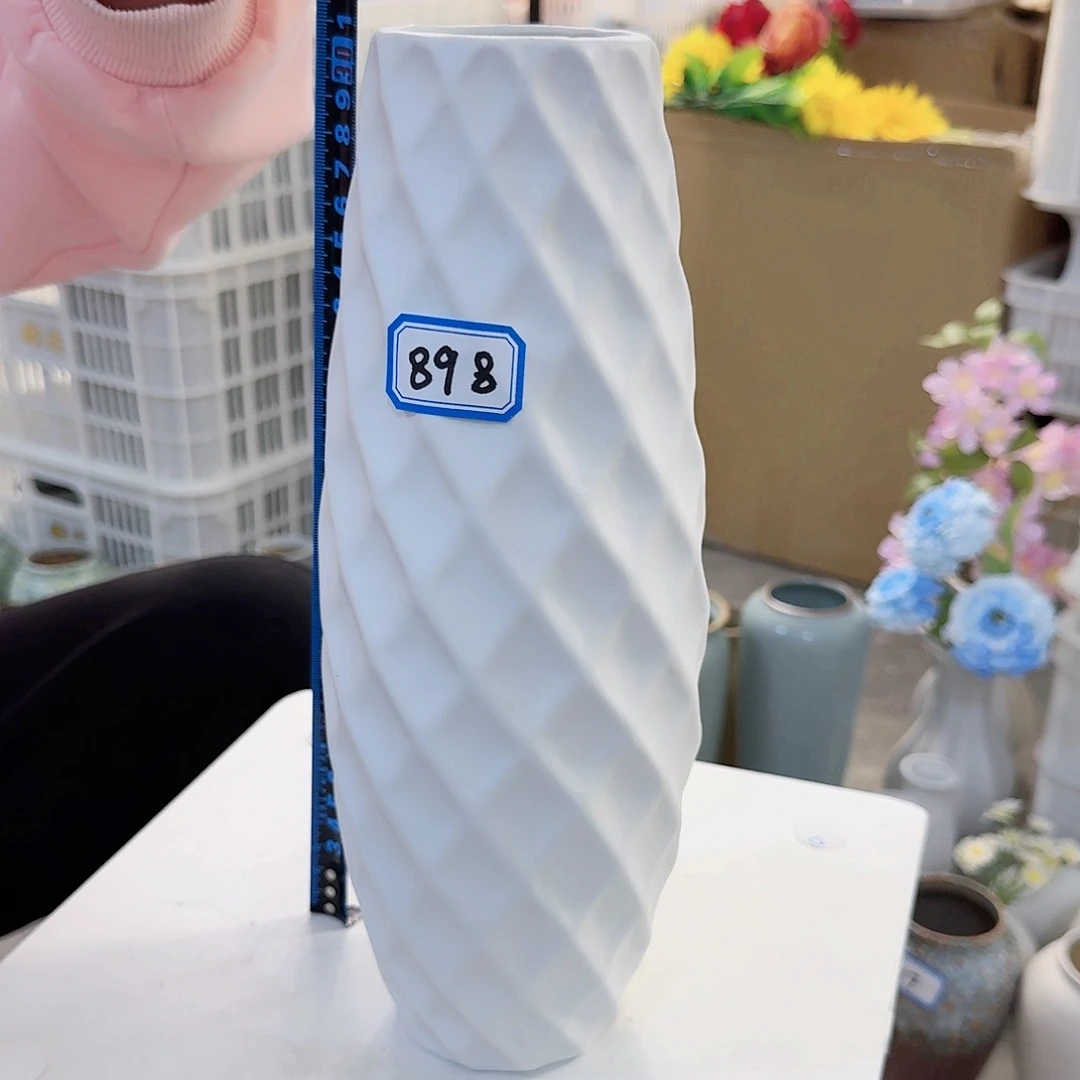 898号陶瓷高30厘米瑕疵一个