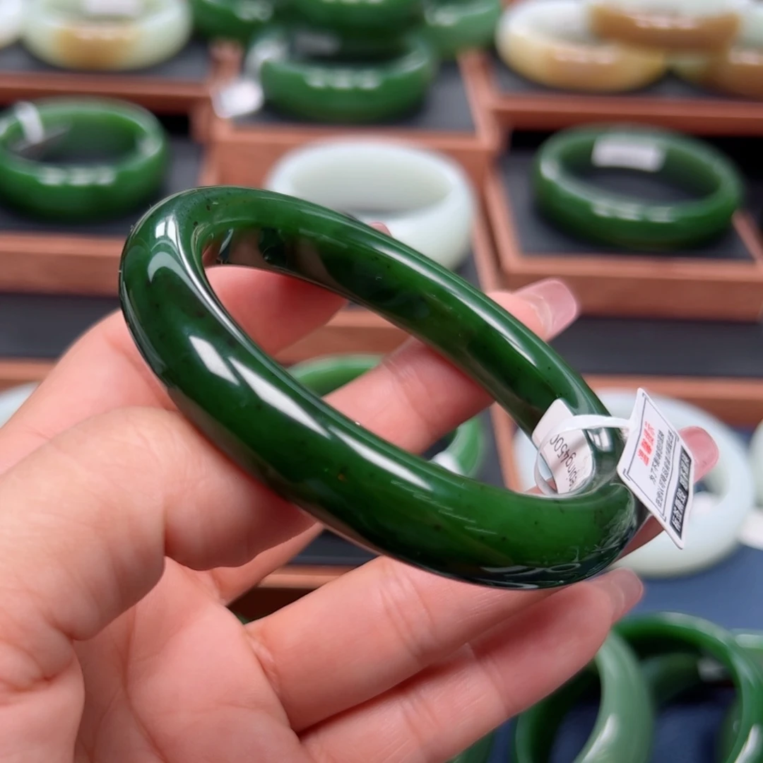 未镶嵌手镯和田玉（碧玉）