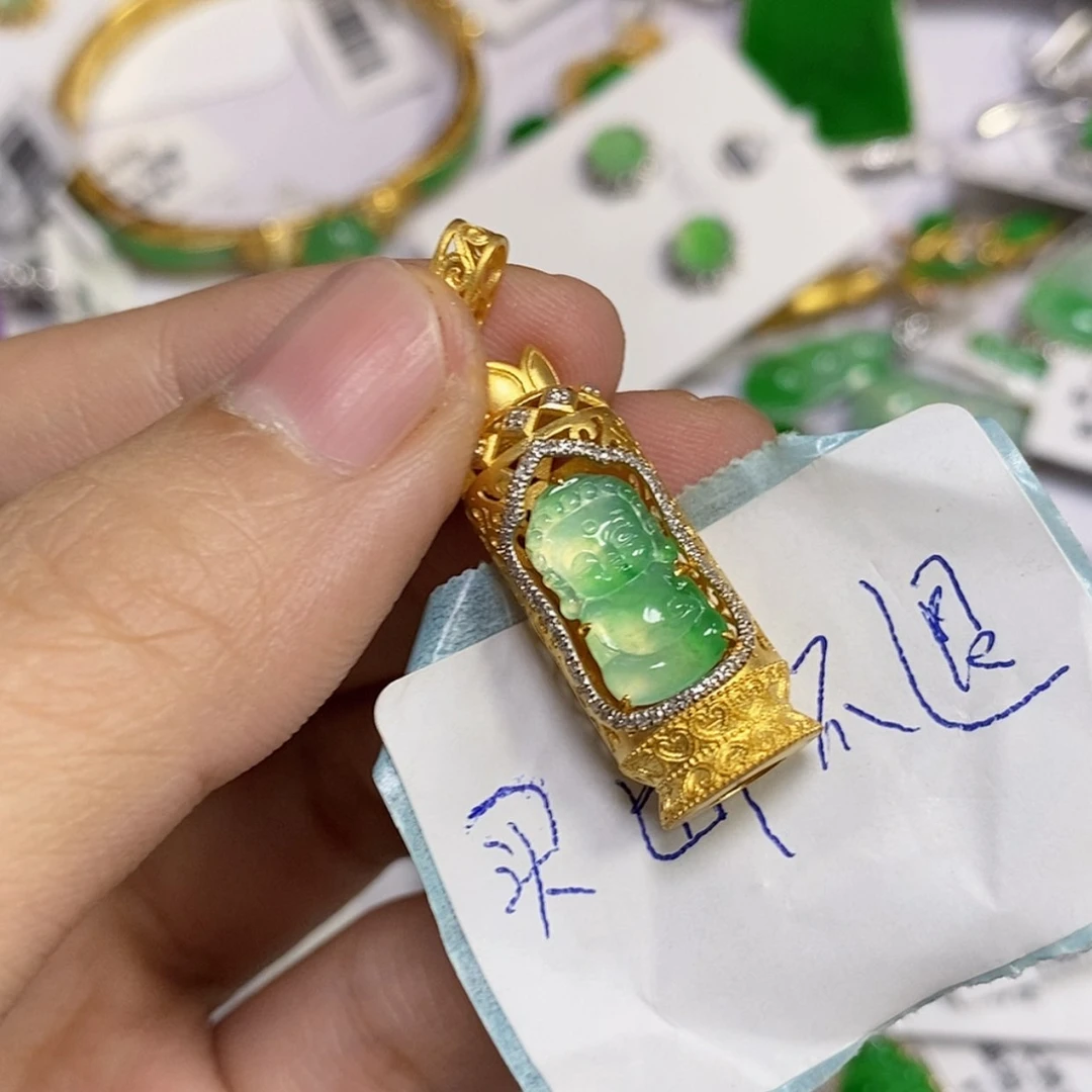【闪购商品】18K金镶嵌戒指翡翠*‍****吊坠